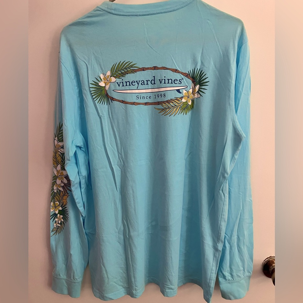 Men’s Size M Vineyard Vines Aqua Long Sleeve T-Shirt Tropical Plumeria Surfboard